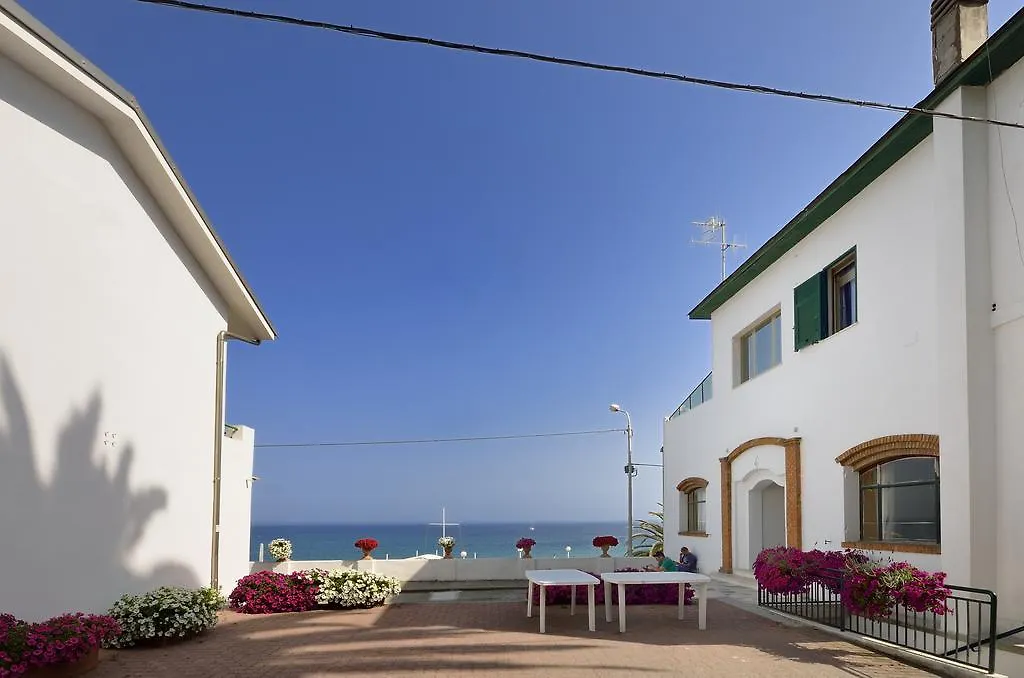 ** Aparthotel Blue Beach Bussana Nuova Italia