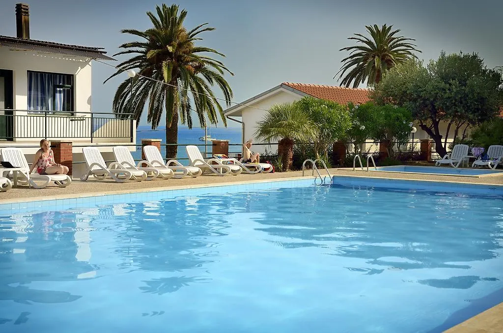 Blue Beach Bussana Nuova 2*,  Italia
