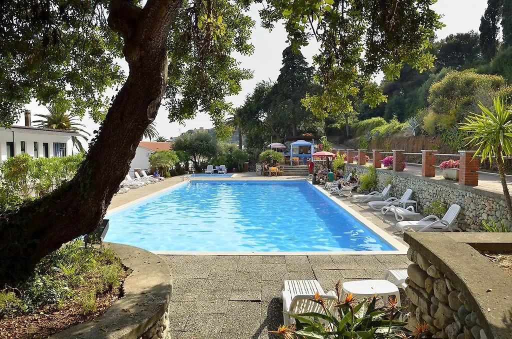 Aparthotel Blue Beach Bussana Nuova
