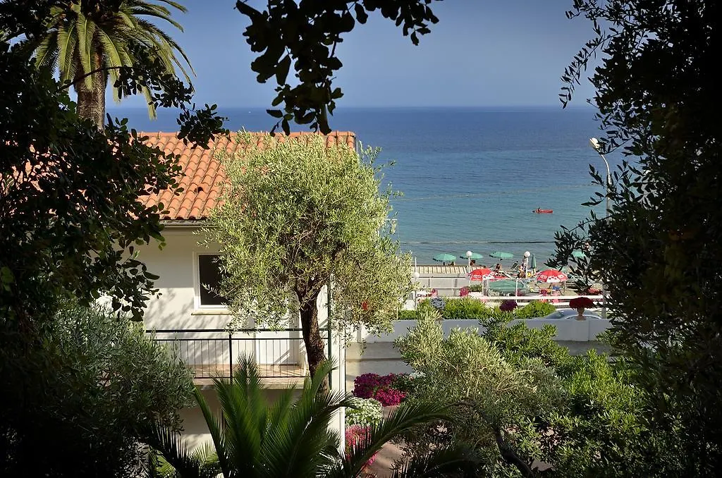 Blue Beach Bussana Nuova 2*,  Italia