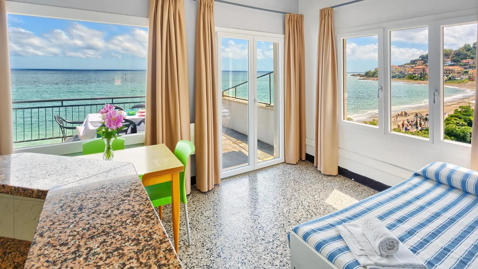 Blue Beach Aparthotel Bussana Nuova