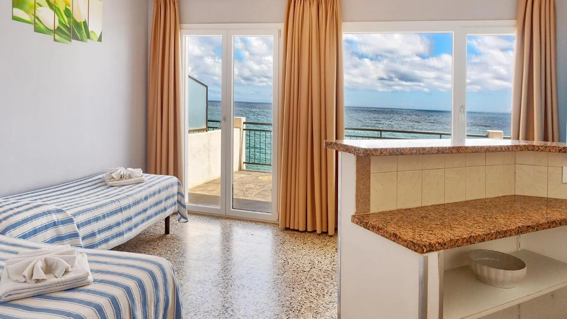Blue Beach Bussana Nuova Aparthotel